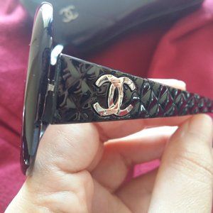 Chanel CC logo Sunglasses with case Open to Offers